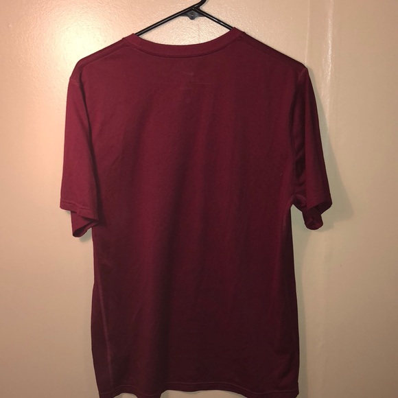 nike maroon athletic tshirt - Picture 5 of 5